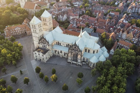 Münster lädt die Stadtgesellschaft ein zum „Domplatz-Dialog #muenstersmittemachen“