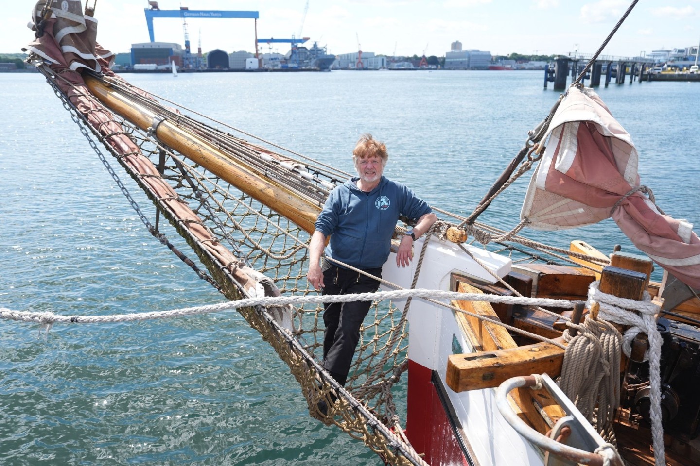 Der Polarforscher und Autor auf seinem Segelschiff «Dagmar Aaen».