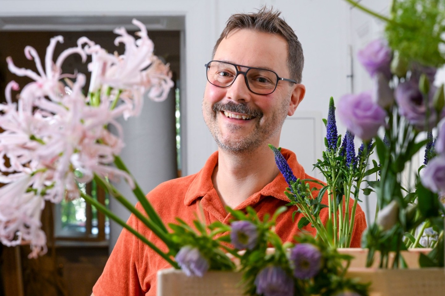 Der Florist Nicolaus Peters hat Floristik-Weltmeisterschaft in England gewonnen.