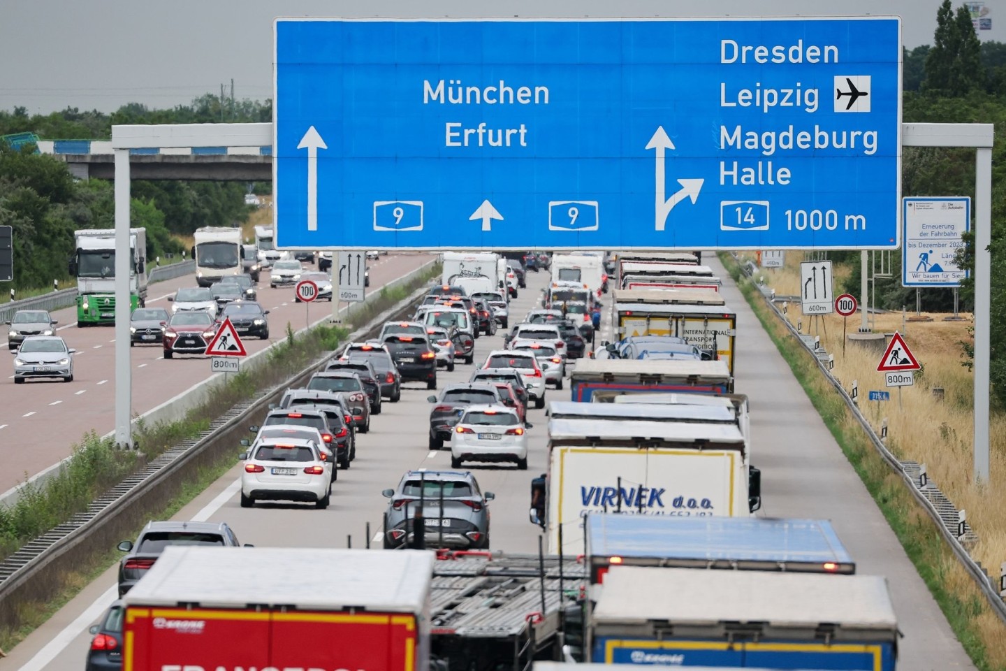 Stau auf der A9 bei Leipzig.