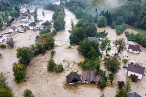 Erdrutsche und Hochwasser in Bosnien-Herzegowina - 18 Tote