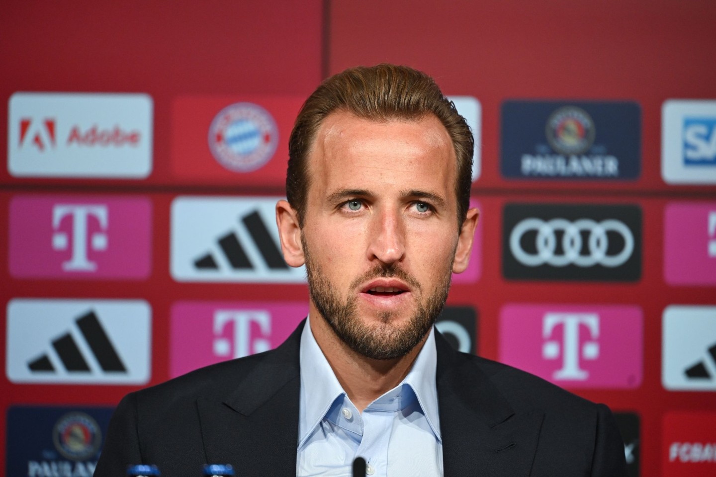 Der englische Stürmer Harry Kane spielt nach dem Rekordtransfer von Tottenham Hotspur bei den Bayern. Aber wie sieht es eigentlich mit seinen Deutschkenntnissen aus?