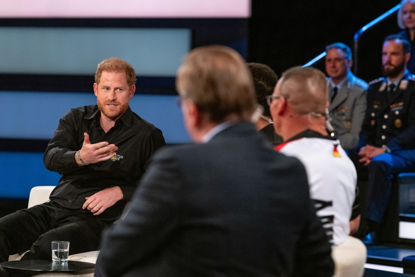 Prinz Harry (l), Jens Niemeyer (r) und Boris Pistorius zu Gast in der Fernsehsendung «das aktuelle sportstudio».