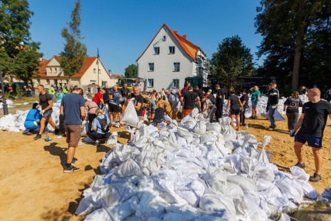 Hochwasserwelle bewegt sich in Polen flussabwärts