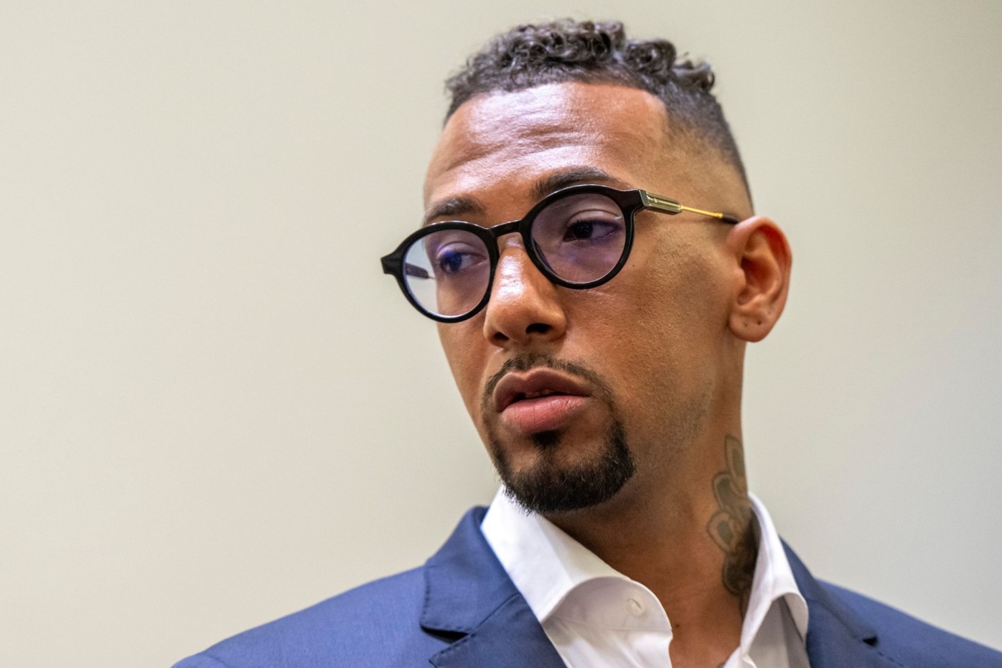 Im Streit um Äußerungen des ehemaligen Fußball-Nationalspielers Jérôme Boateng ist ein Gericht um einen Vergleich bemüht. (Archivbild)