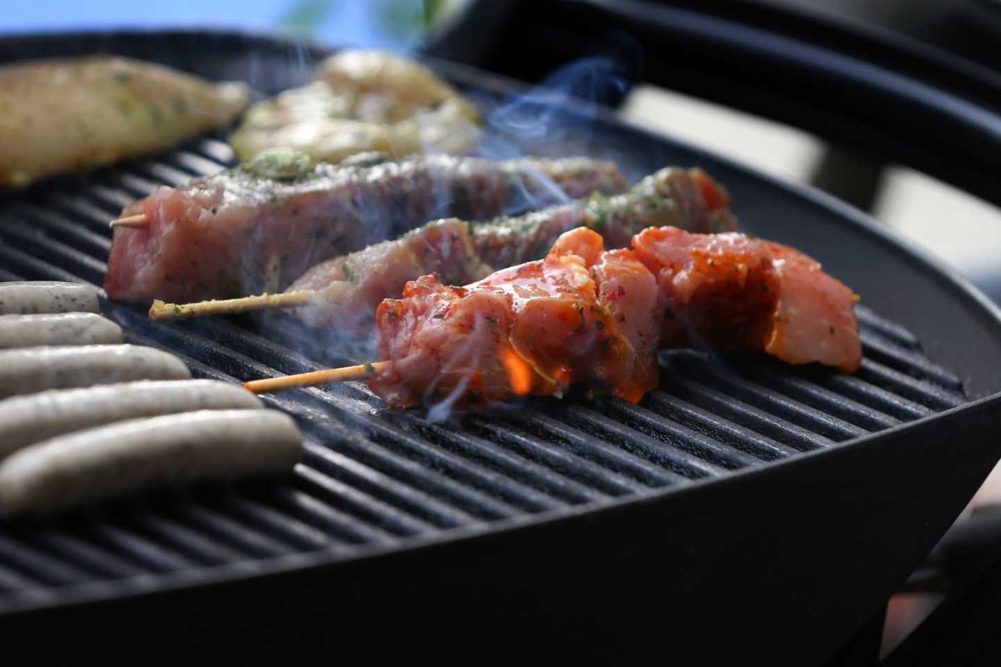 Laut einer Studie wird in vielen Kulturen der Konsum von Fleisch mit Männlichkeit und Potenz in Verbindung gebracht.