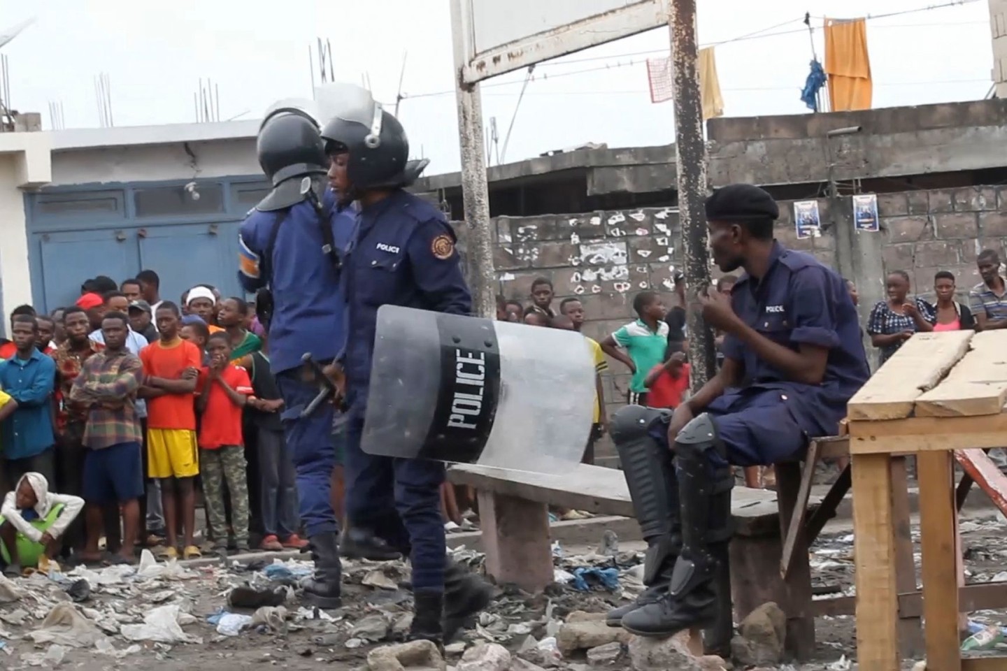 Bei einem Fluchtversuch aus dem Zentral-Gefängnis von Kinshasa sind mindestens 129 Menschen ums Leben gekommen.