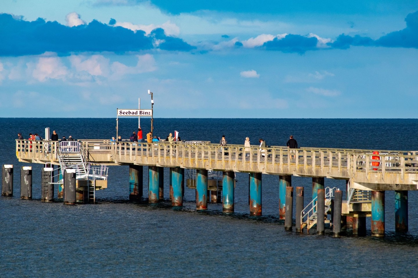 Mit Blick auf den Klimawandel erwartbar: Die Ostsee ist mit 16,8 Grad insgesamt etwa 0,4 Grad wärmer als das langjährige Mittel.