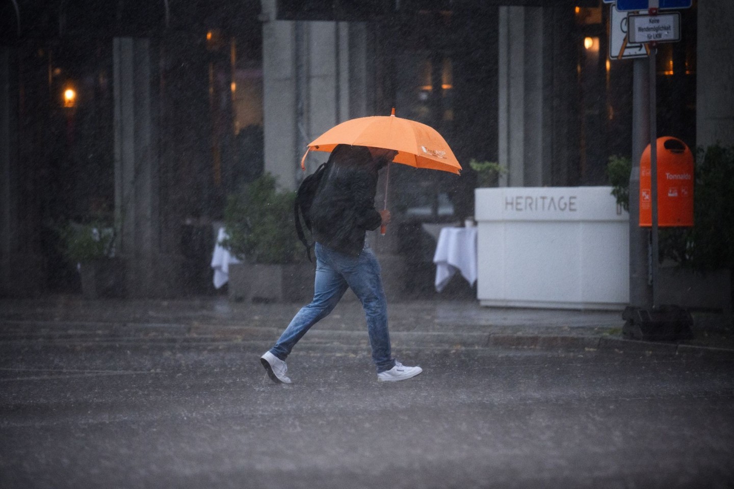 Am Nachmittag sind Starkregen, Hagel und Sturmböen möglich.