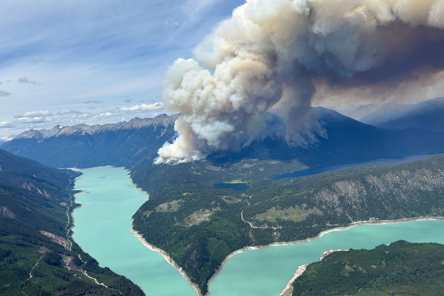 Waldbrände lodern nahe des Downton Lake im südlichen Teil von British Columbia.