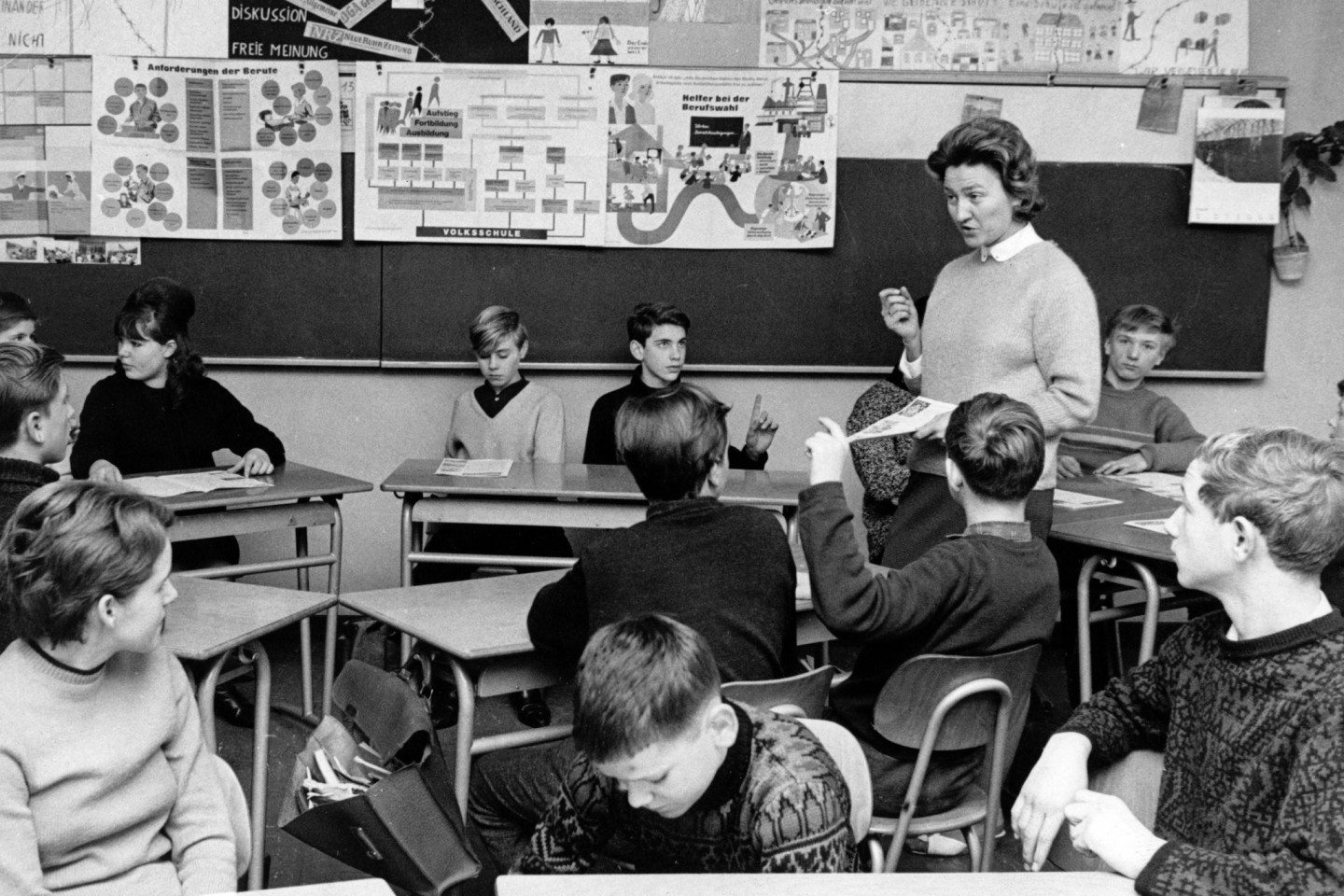 Schüler einer Volksschulklasse 1965 in Duisburg. (Archivfoto)