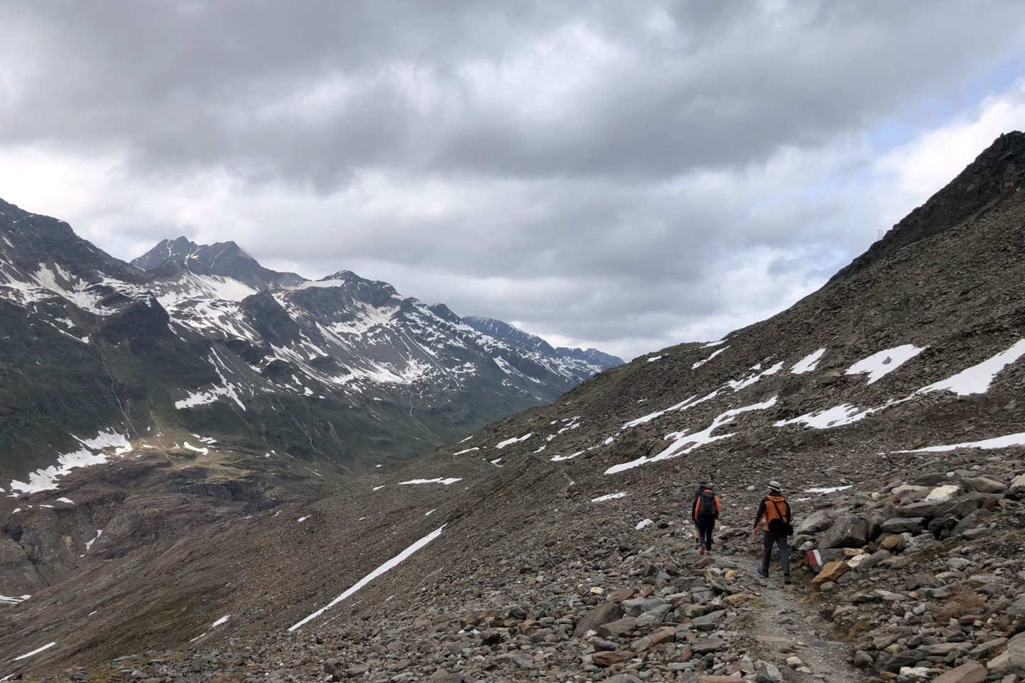 Eine Kleinmaschine auf dem Weg nach Deutschland ist verschollen. Das letzte Signal kam aus dem Ötztal.