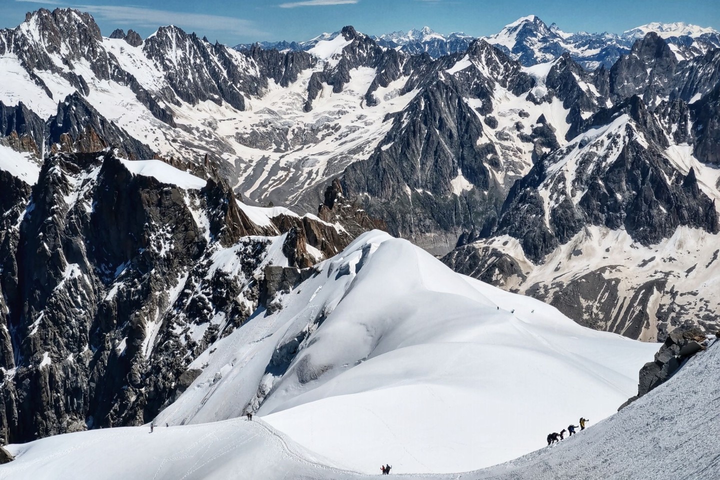 Am Mont Blanc sind zwei Skifahrer bei einbem Lawinenabgang ums Leben gekommen (Archivbild von 2020).