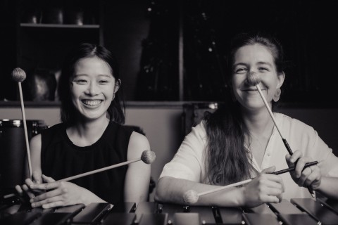 a.los Marimba Duo: Musik auf zwei Marimbaphonen